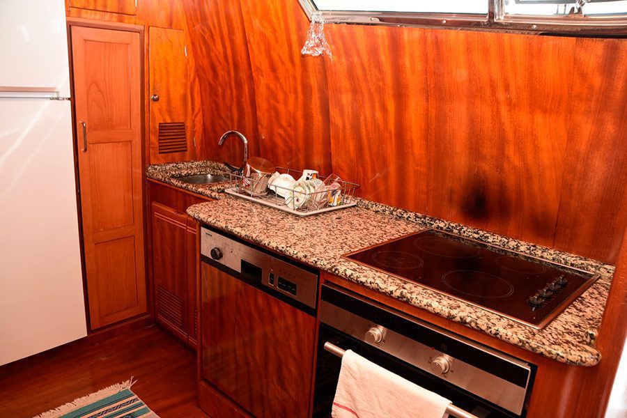 Alanya Yacht Rental 26m Ferretti 80